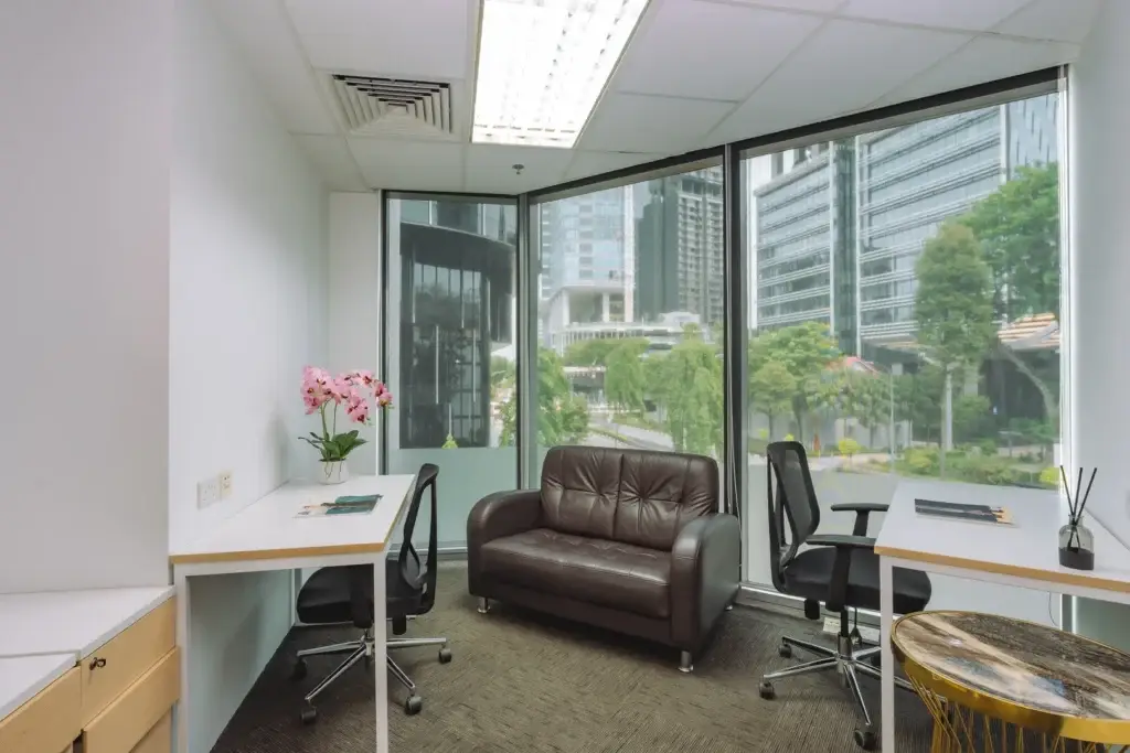 Centennial Business Suites- 11 Beach Road- City Hall – 3-pax window serviced office suite at Centennial Business Suites 11 Beach Road