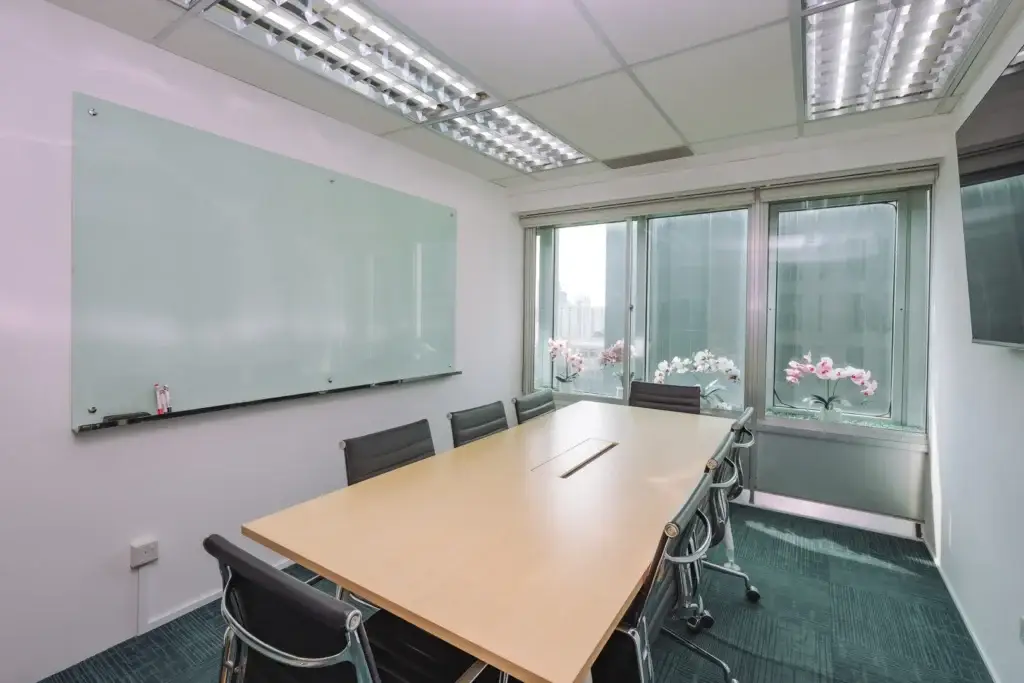Centennial Business Suites @ The Octagon, Cecil Street – 8-pax conference room at Centennial Business Suites The Octagon