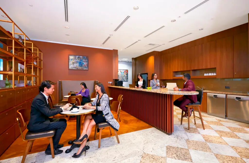Servcorp CapitaGreen- 138 Market Street – 20150101 CapitaGreen_CWkitchen-LM