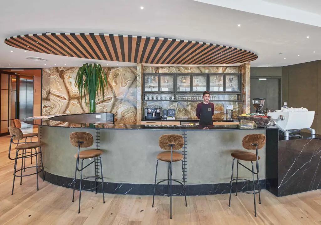 The Executive Centre – Serviced Offices at One Raffles Quay, Singapore – Barista bar at The Executive Centre One Raffles Quay