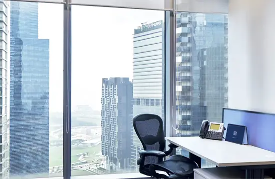 The Executive Centre – Serviced Offices at One Raffles Quay, Singapore – Workstation with city view at The Executive Centre One Raffles Quay