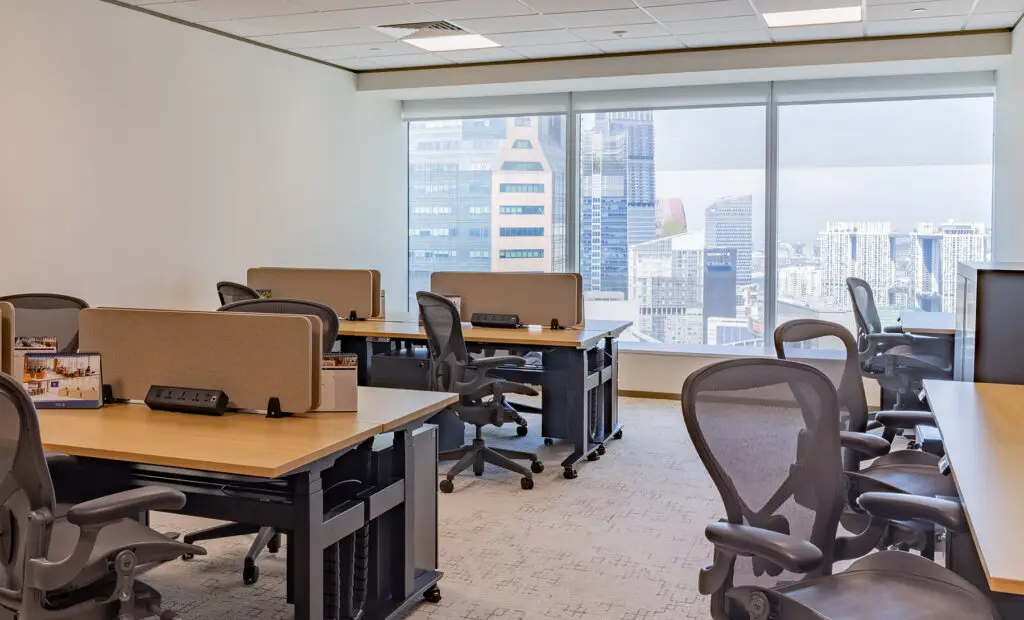 The Executive Centre – Singapore Land Tower – Private office workstation at The Executive Centre Singapore Land Tower
