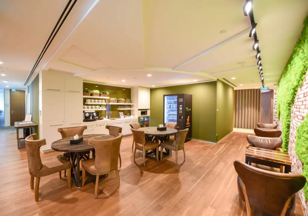 The Executive Centre – Six Battery Road – Breakout and pantry area at The Executive Centre Six Battery Road