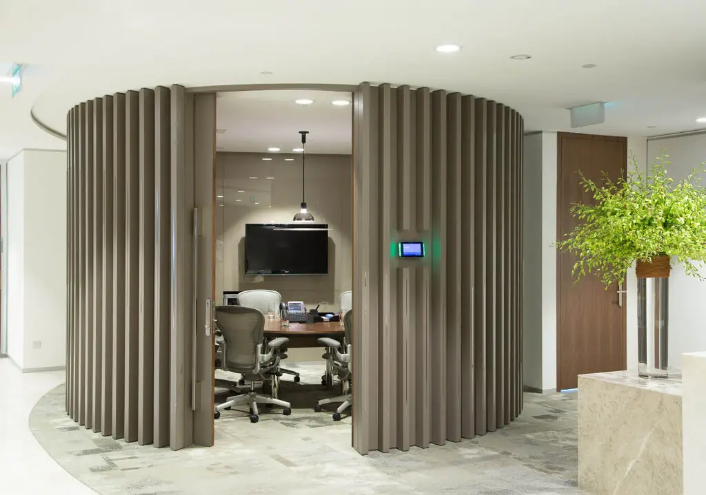 The Executive Centre – Six Battery Road – Meeting room pod at The Executive Centre Six Battery Road