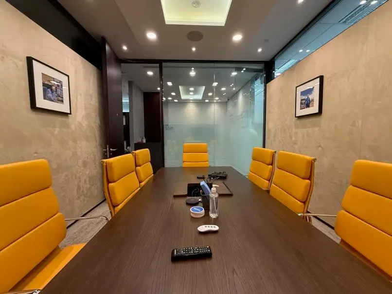 Asia Square Tower 1 Office for Rent | Grade A Singapore – 14_premium_meeting_room_yellow_chairs