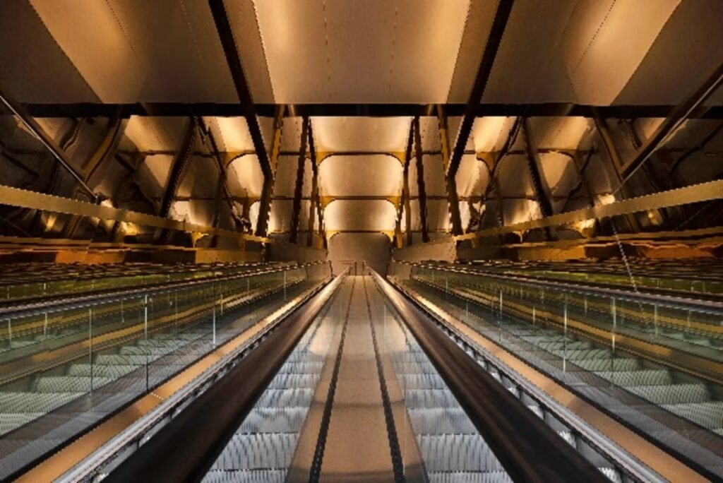 BNI Tower – BNI Tower travelator entrance, 30 Raffles Place, Singapore