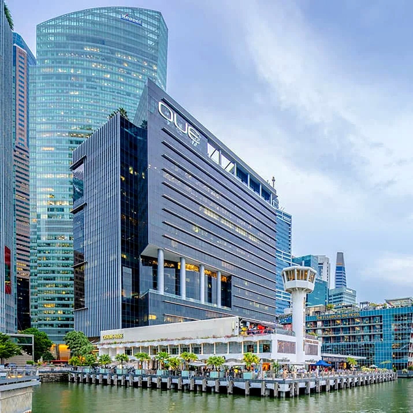 OUE Bayfront office tower on the Marina Bay waterfront, 50 Collyer Quay, Singapore
