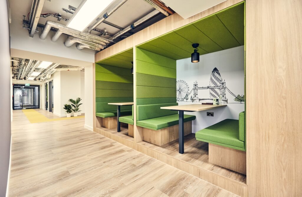Regus – Serviced Office at China Life Tower, Chaoyang, Beijing, China – Regus_Cavendish_Square_2330_Oxford_Circus_UK_Booths