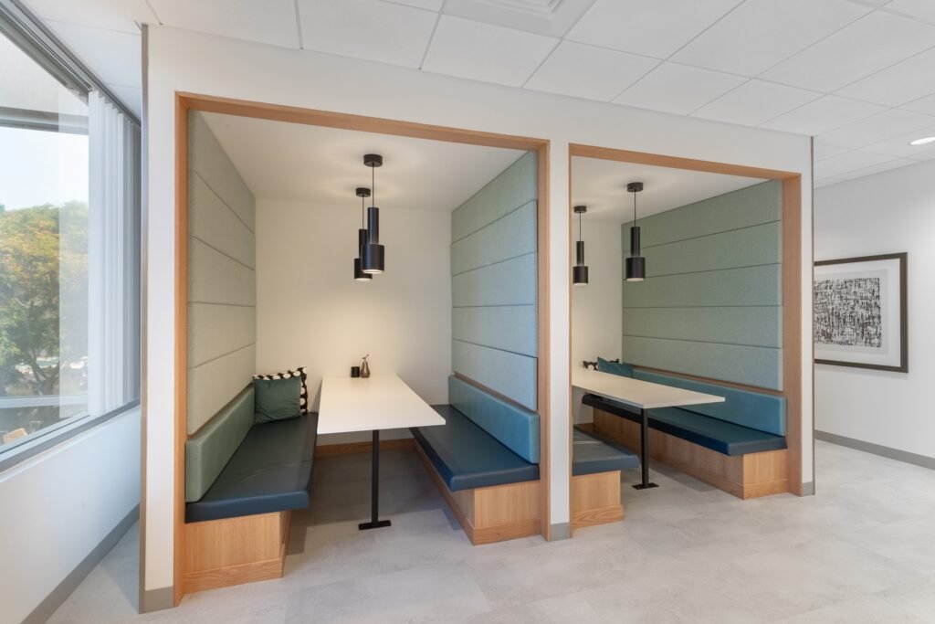 Regus – Serviced Office at Wangjing Building, Chaoyang, Beijing, China – Regus_Sunroad_Corporate_Centre_324_San_Diego_USA_Booths