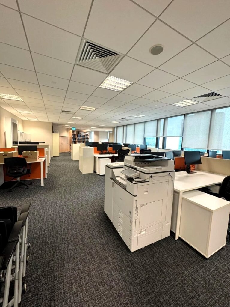 Republic Plaza – Open-plan workstations, Republic Plaza, Raffles Place, Singapore