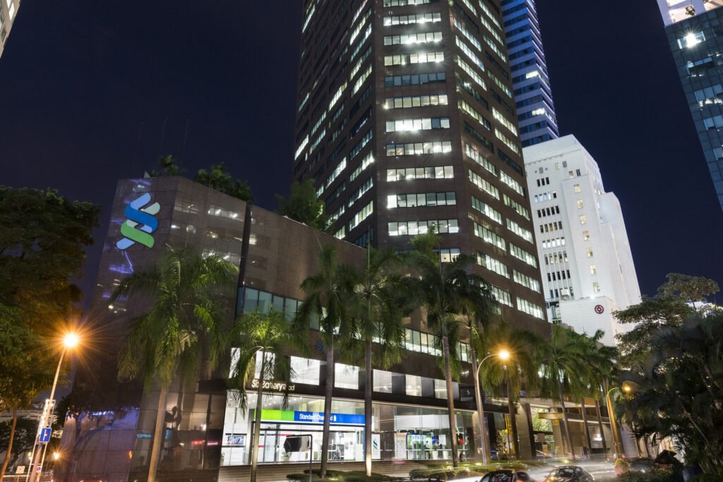 Six Battery Road – Six Battery Road illuminated at night, Raffles Place, Singapore