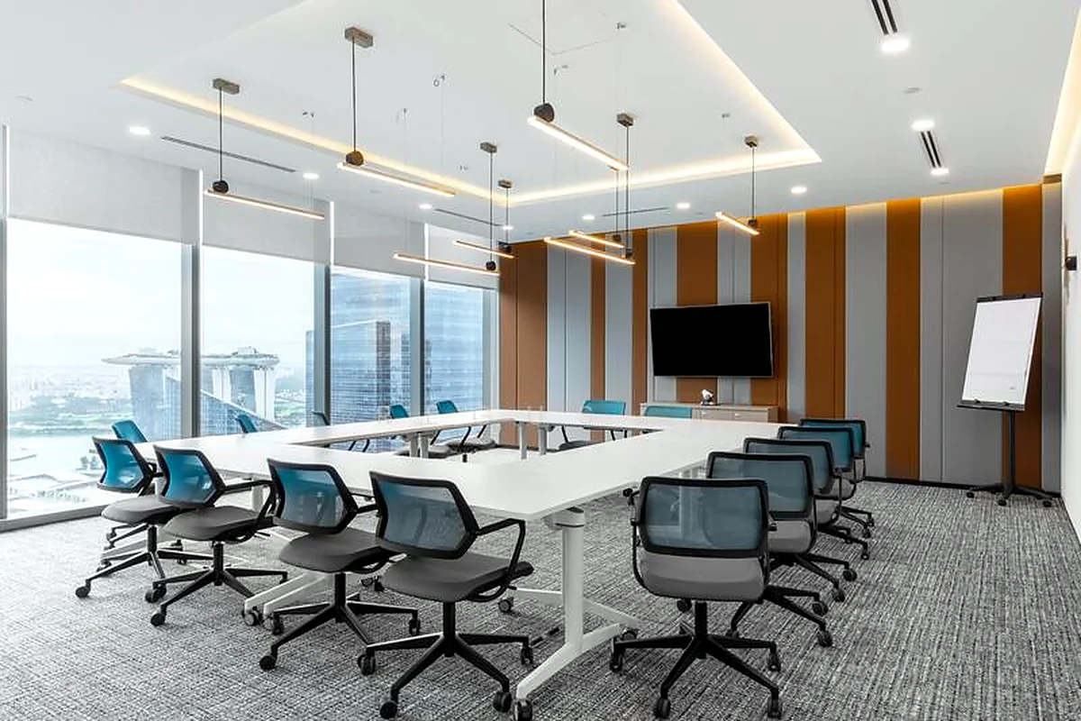 Signature by Regus Asia Square Tower 1 meeting room overlooking Marina Bay in Singapore
