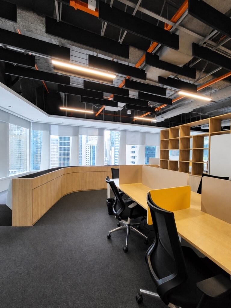 18 Robinson Road Office for Rent | Grade A Singapore – 18-robinson-10-curved-collaboration-booth