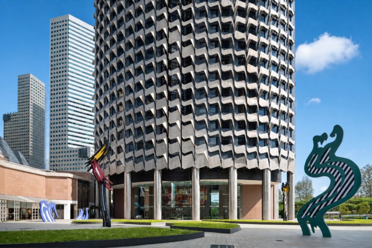 Centennial Tower Office for Rent | Grade A Singapore