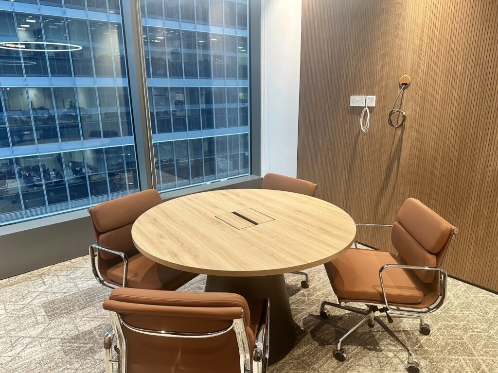IOI Central Boulevard Towers – West Tower Office for Rent | Grade A Singapore – ioi-central-boulevard-west-tower-four-person-meeting-room