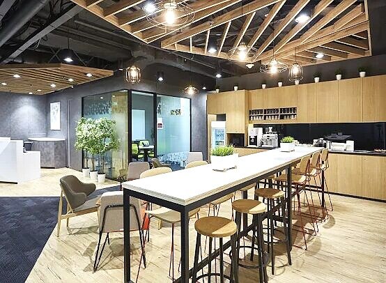 Corporate Serviced Offices – Serviced Offices at OCBC Centre, Chulia Street, Singapore – ocbc-centre-communal-pantry-and-work-lounge