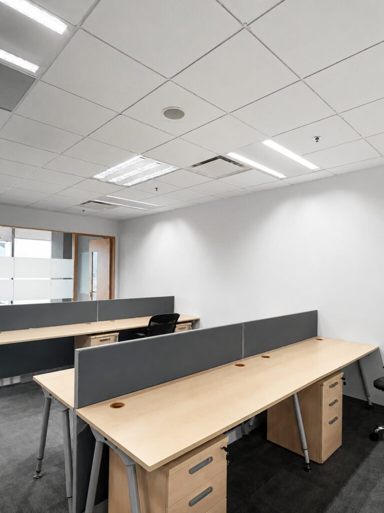 One Raffles Place Tower 2 Office for Rent | Grade A Singapore – one-raffles-place-tower-2-open-plan-workstations