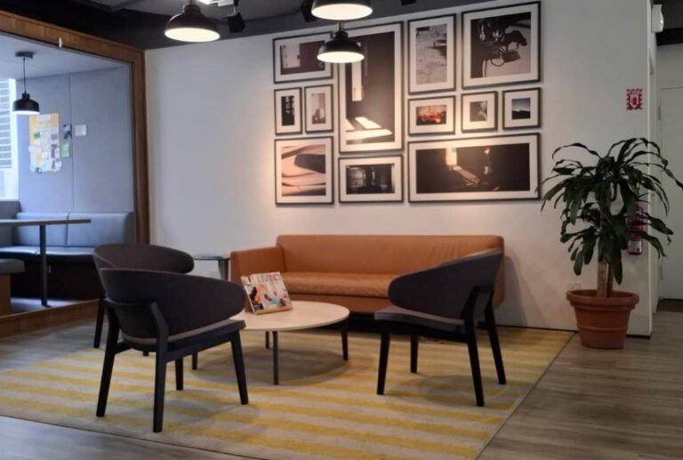Spaces – Coworking & Serviced Offices at City Hall, Singapore